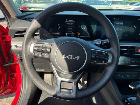 Used 2025 Kia K5 LXS FWD image 27