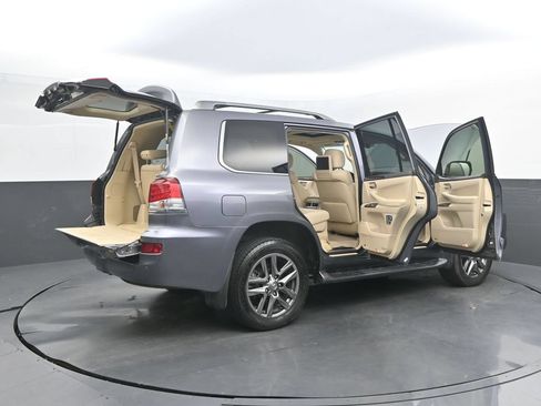 Used 2015 Lexus LX 570 4WD image 47