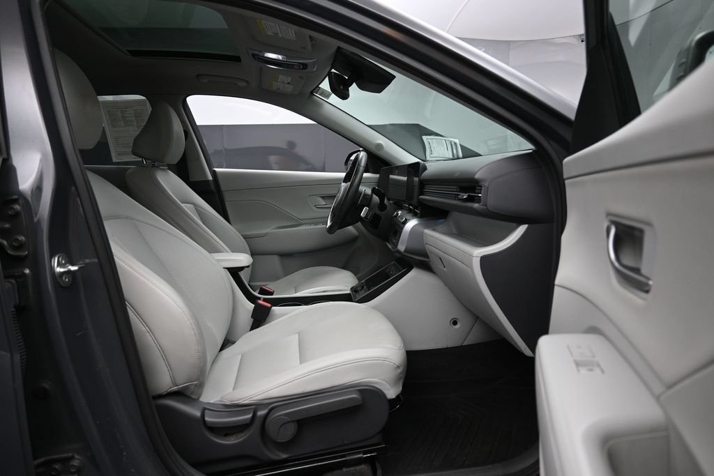 Certified 2025 Hyundai Kona Limited AWD/4WD image 27