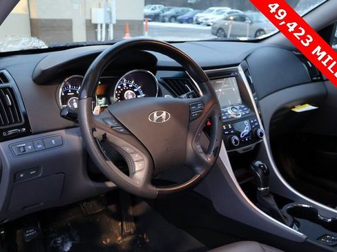 Used 2012 Hyundai Sonata Limited w/ Navigation Pkg image 11