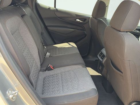 Used 2024 Chevrolet Equinox LT FWD image 27