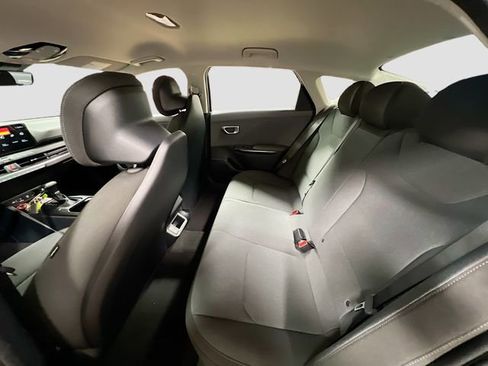 New 2025 Kia K4 LX image 22