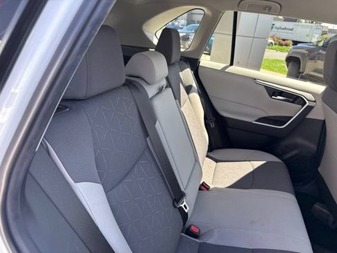 Used 2024 Toyota RAV4 XLE AWD/4WD image 30