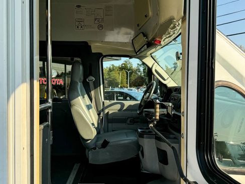 Used 2011 Ford E-350 and Econoline 350 Extended Super Duty w/ PWR Group RWD image 16