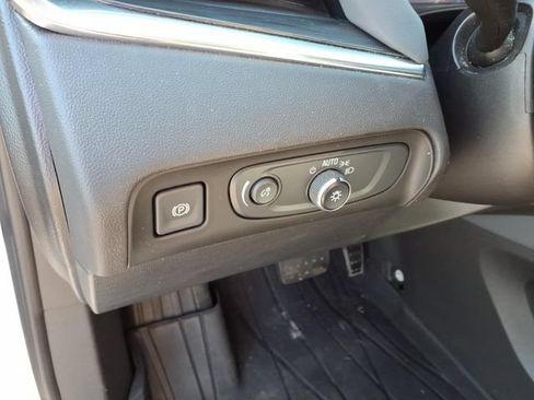 Used 2021 Buick Enclave Essence w/ Trailering Package, 5000 lbs. AWD/4WD image 11