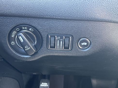 Used 2015 Chrysler 300 S image 14