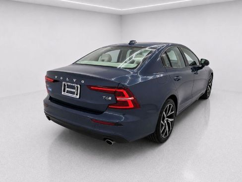 Used 2020 Volvo S60 T6 Momentum AWD/4WD image 3