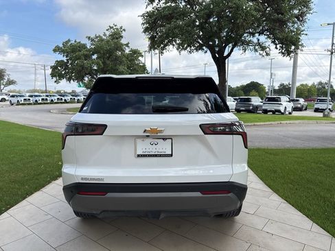Used 2026 Chevrolet Equinox LT w/ Convenience Package II FWD image 6