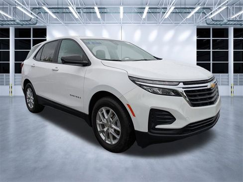 Used 2023 Chevrolet Equinox LS w/ LS Convenience Package image 1