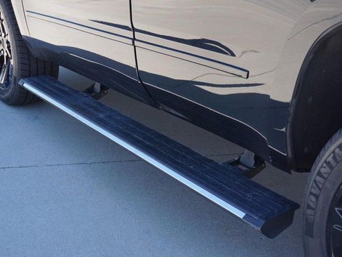 Used 2019 Chevrolet Tahoe Premier AWD/4WD image 17
