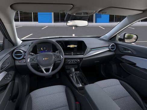 New 2026 Chevrolet Trax LT w/ LT Convenience Package FWD image 15