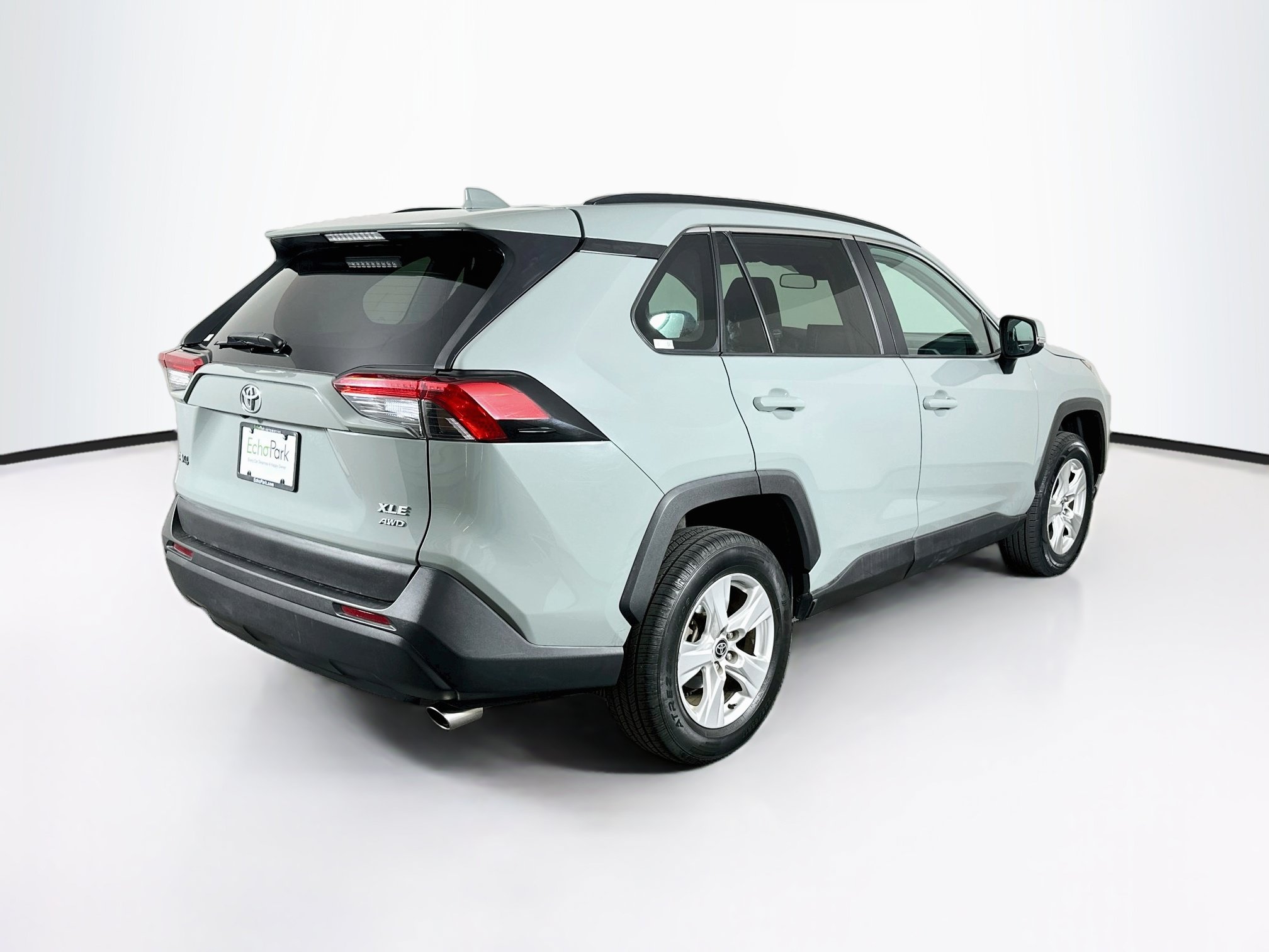 Used 2021 Toyota RAV4 XLE AWD/4WD image 9