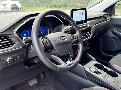 Used 2022 Ford Escape SEL w/ SEL Stealth AWD Package image 10