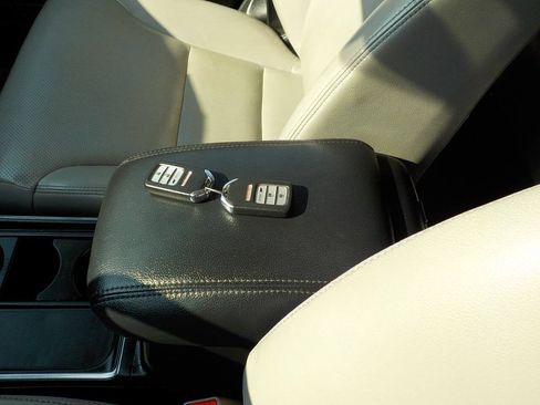 Used 2015 Honda CR-V Touring image 31