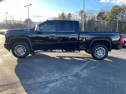 Used 2025 Chevrolet Silverado 2500 LT w/ Z71 Chrome Sport Edition image 3