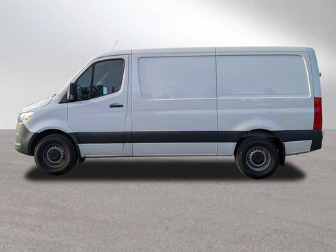 Used 2025 Mercedes-Benz Sprinter 2500 image 6