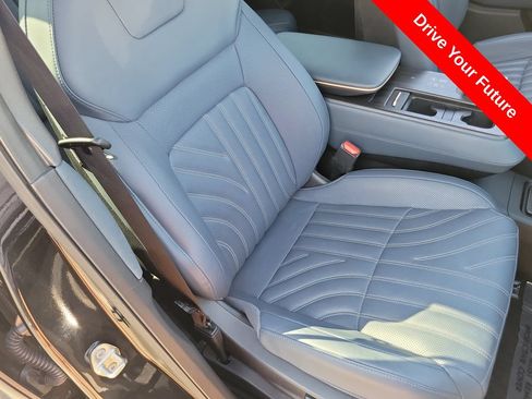 Used 2025 Nissan Ariya Platinum AWD/4WD image 22