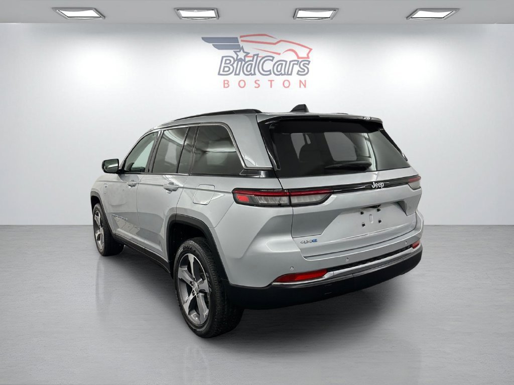Used 2024 Jeep Grand Cherokee Limited 4xe w/ Trailer Tow Package AWD/4WD image 6