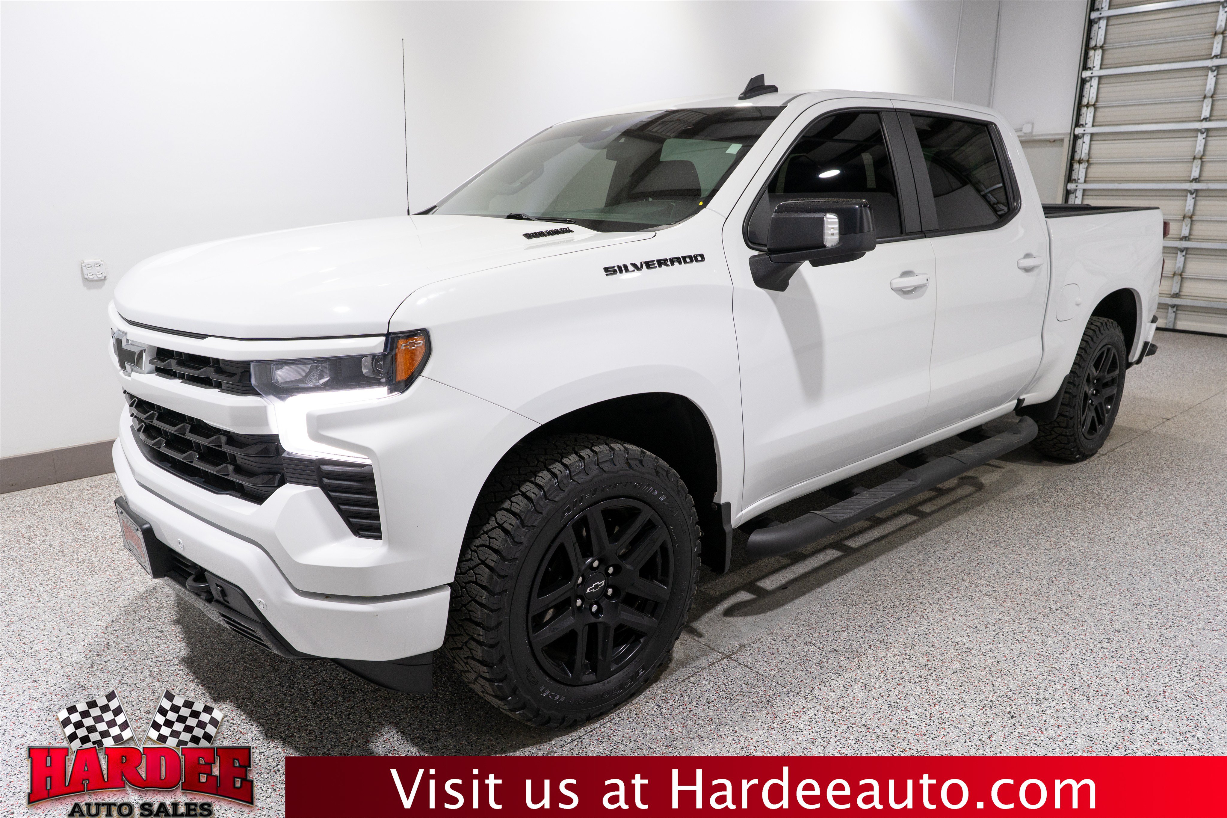 Used 2024 Chevrolet Silverado 1500 RST AWD/4WD image 2