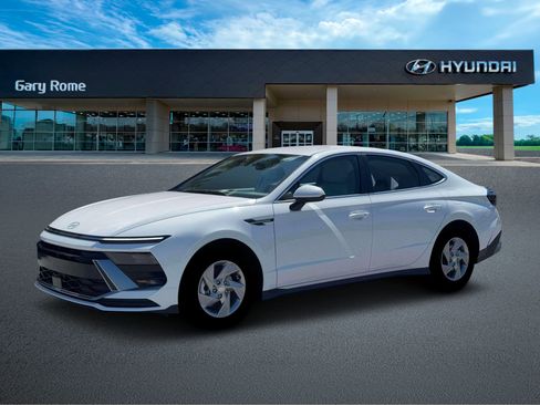 New 2026 Hyundai Sonata SE FWD image 2