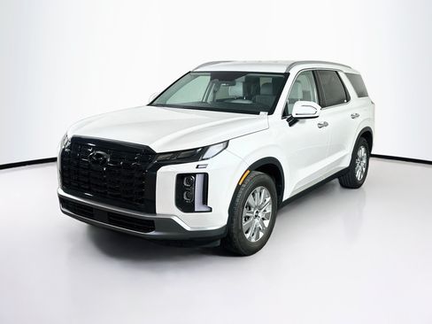 Used 2025 Hyundai Palisade SEL FWD image 3
