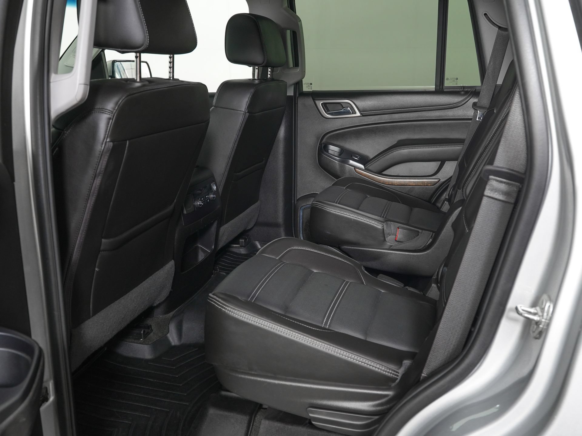 Used 2018 GMC Yukon Denali AWD/4WD image 14