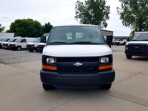 Used 2012 Chevrolet Express 3500 image 4