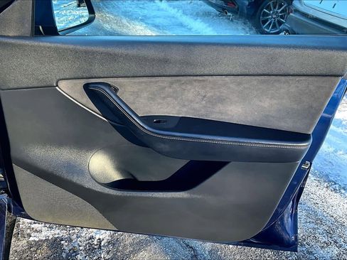 Used 2021 Tesla Model Y Long Range image 21