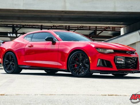 Used 2018 Chevrolet Camaro ZL1 RWD image 35