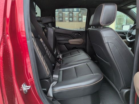 Used 2024 GMC Canyon Denali image 30