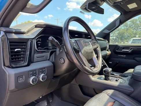 Used 2023 GMC Sierra 1500 AT4 w/ AT4 Premium Package AWD/4WD image 10