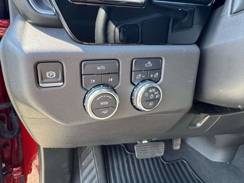 Used 2024 GMC Sierra 1500 Elevation image 18