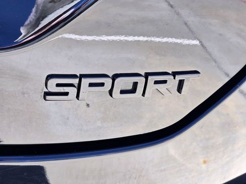 Certified 2025 Honda Pilot Sport image 11