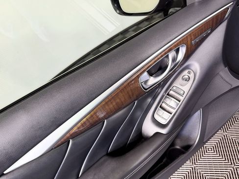 Used 2015 INFINITI Q50 w/ Deluxe Touring Package RWD image 29