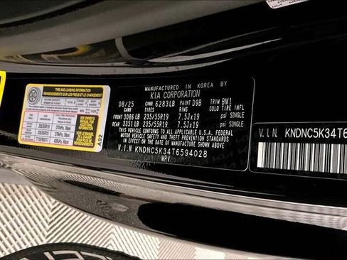 Used 2026 Kia Carnival EX FWD image 38