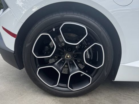 Used 2017 Lamborghini Huracan LP 580-2 RWD image 11