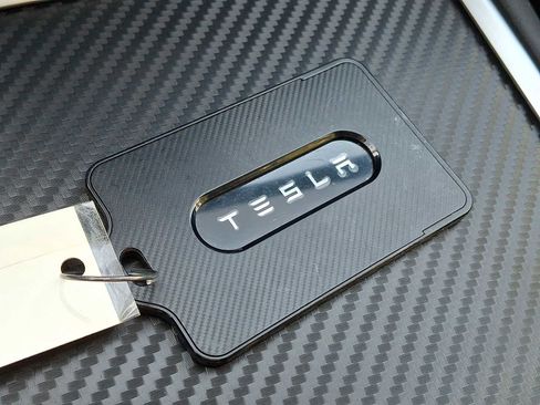 Used 2024 Tesla Model Y Long Range image 23