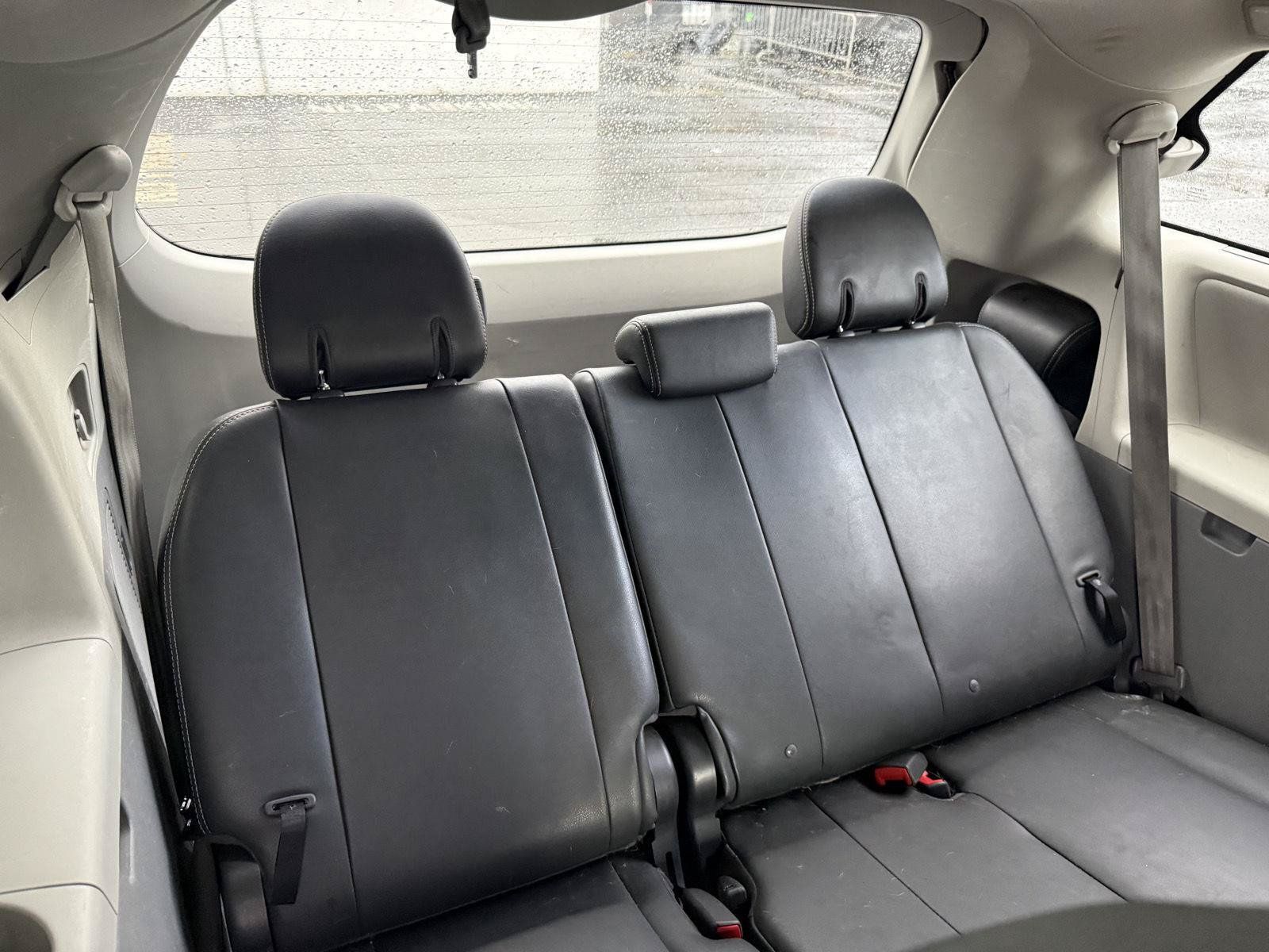 Used 2011 Toyota Sienna SE w/ Preferred Pkg FWD image 13
