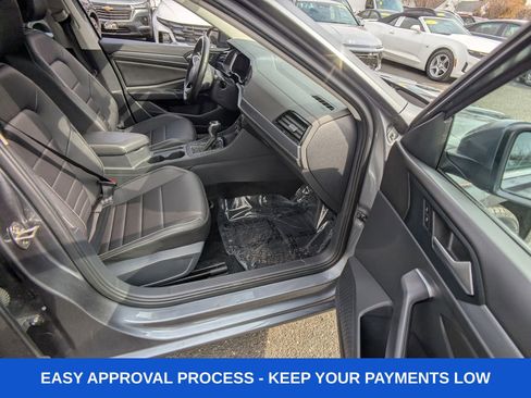 Used 2024 Volkswagen Jetta SE FWD image 11