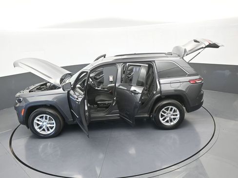 Used 2025 Jeep Grand Cherokee Laredo X RWD image 63