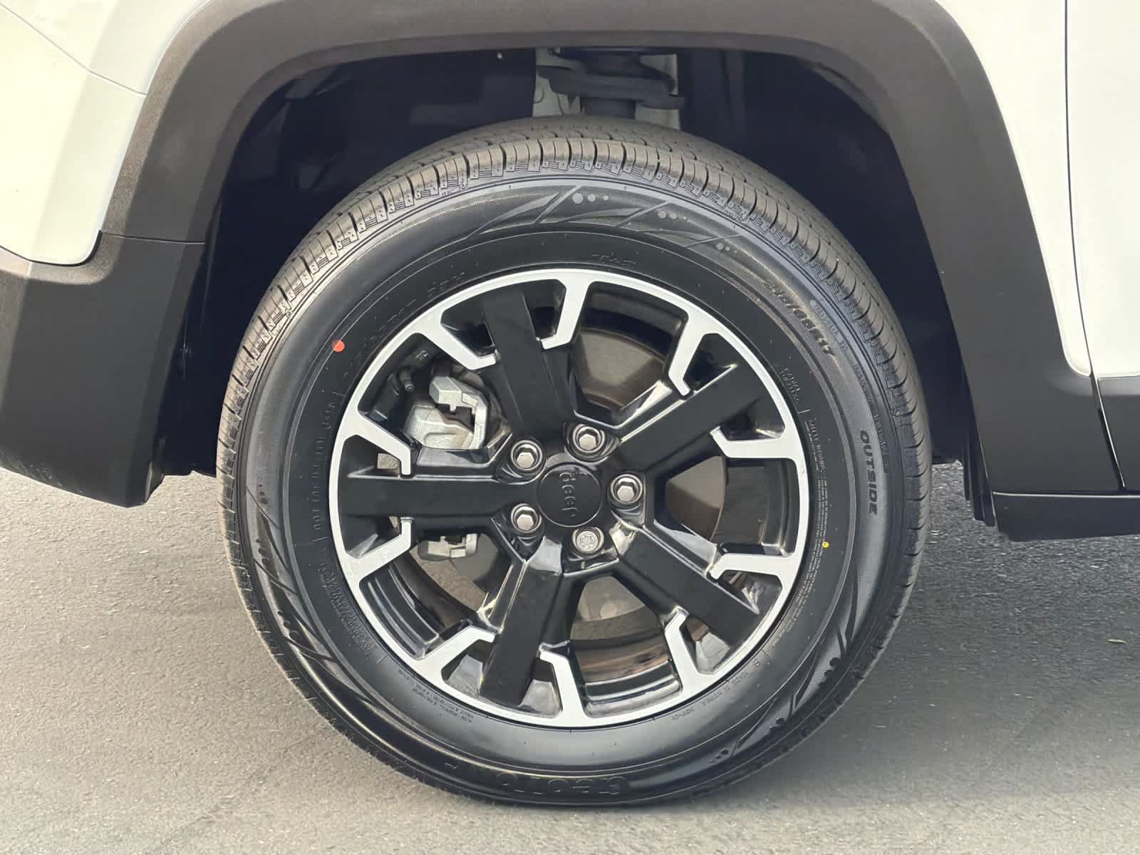 Used 2023 Jeep Renegade Trailhawk AWD/4WD image 30