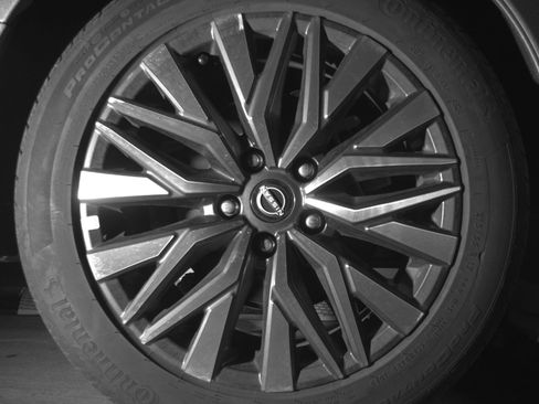 Used 2025 Nissan Altima 2.5 SV FWD image 15