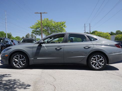 Used 2021 Hyundai Sonata SEL image 2