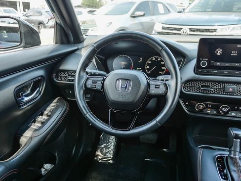 Used 2025 Honda HR-V Sport image 11