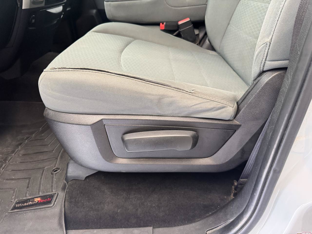 Used 2016 RAM 1500 Classic SLT w/ Protection Group AWD/4WD image 8