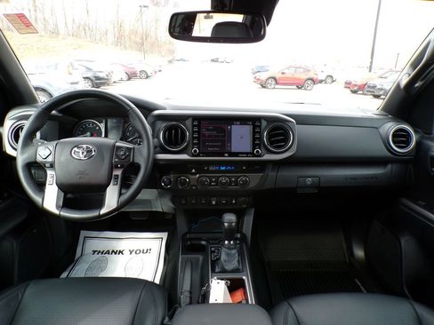 Used 2021 Toyota Tacoma TRD Sport w/ TRD Premium Sport Package AWD/4WD image 10