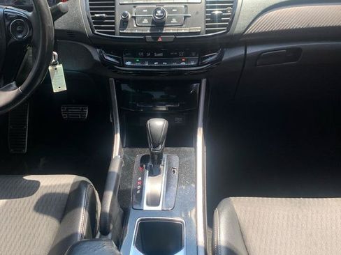 Used 2017 Honda Accord Sport image 11