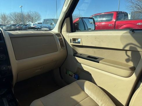 Used 2010 Ford Escape Limited image 17