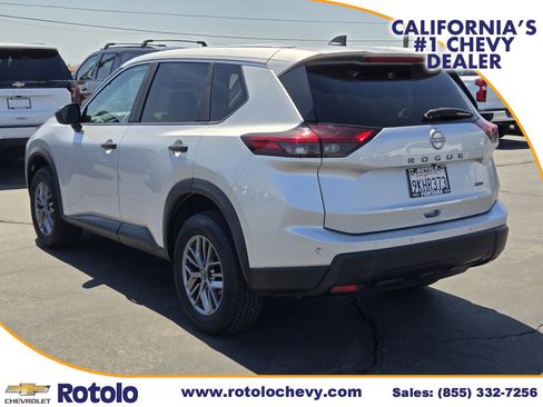 Used 2024 Nissan Rogue S image 5