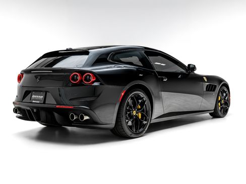 Used 2018 Ferrari GTC4Lusso T RWD image 11